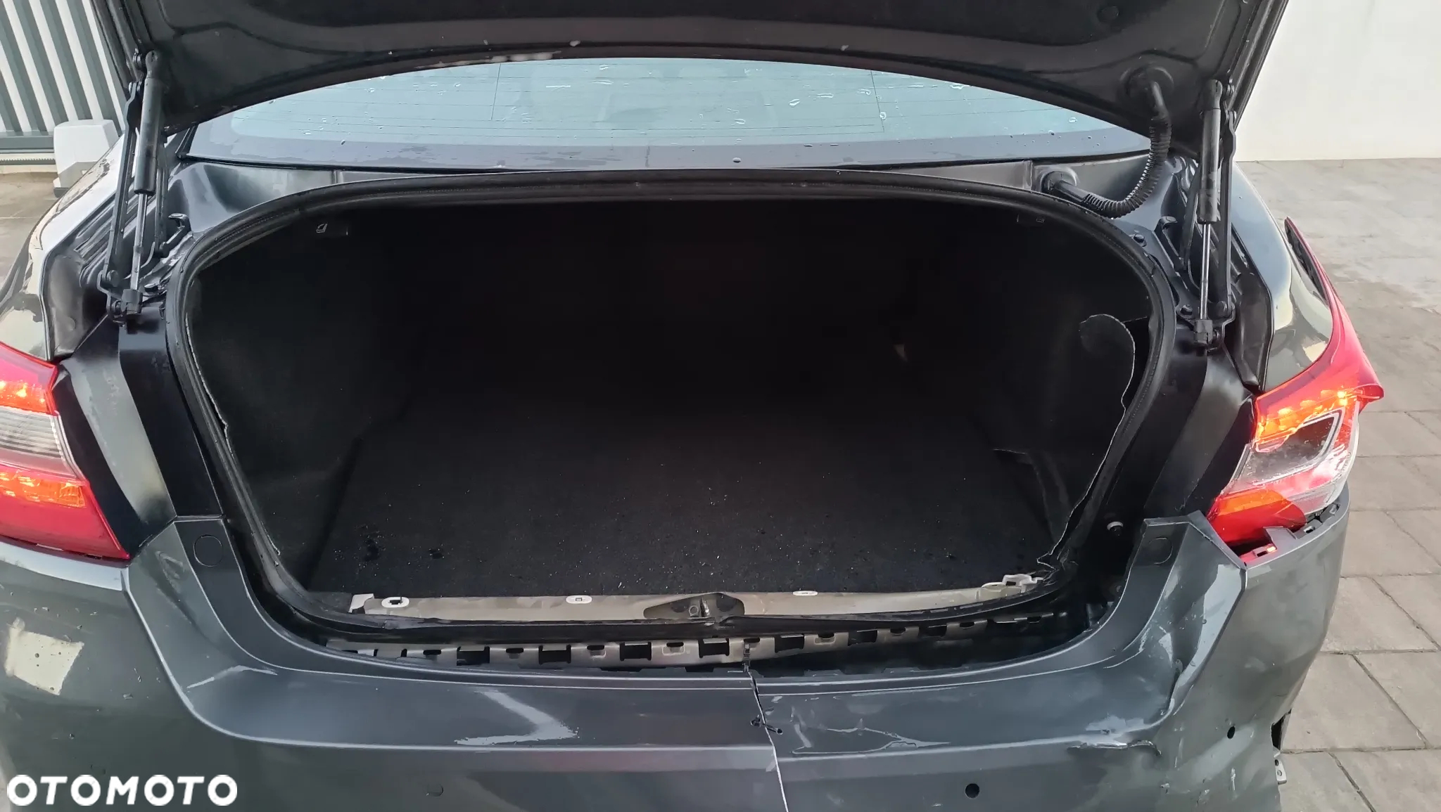 Subaru Legacy - 17