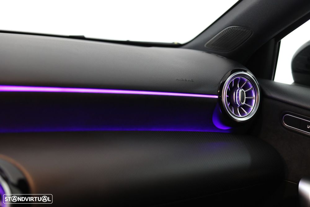 Mercedes-Benz A 180 Limousine d AMG Line Aut. - 24