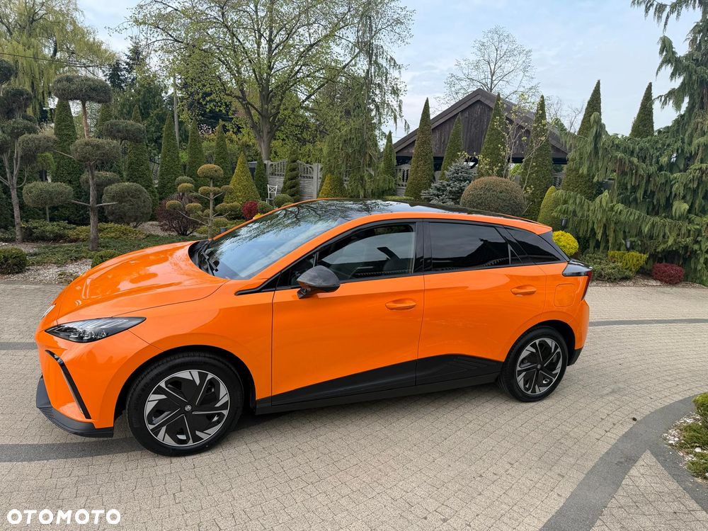 MG 4 Luxury 64 kWh - 11