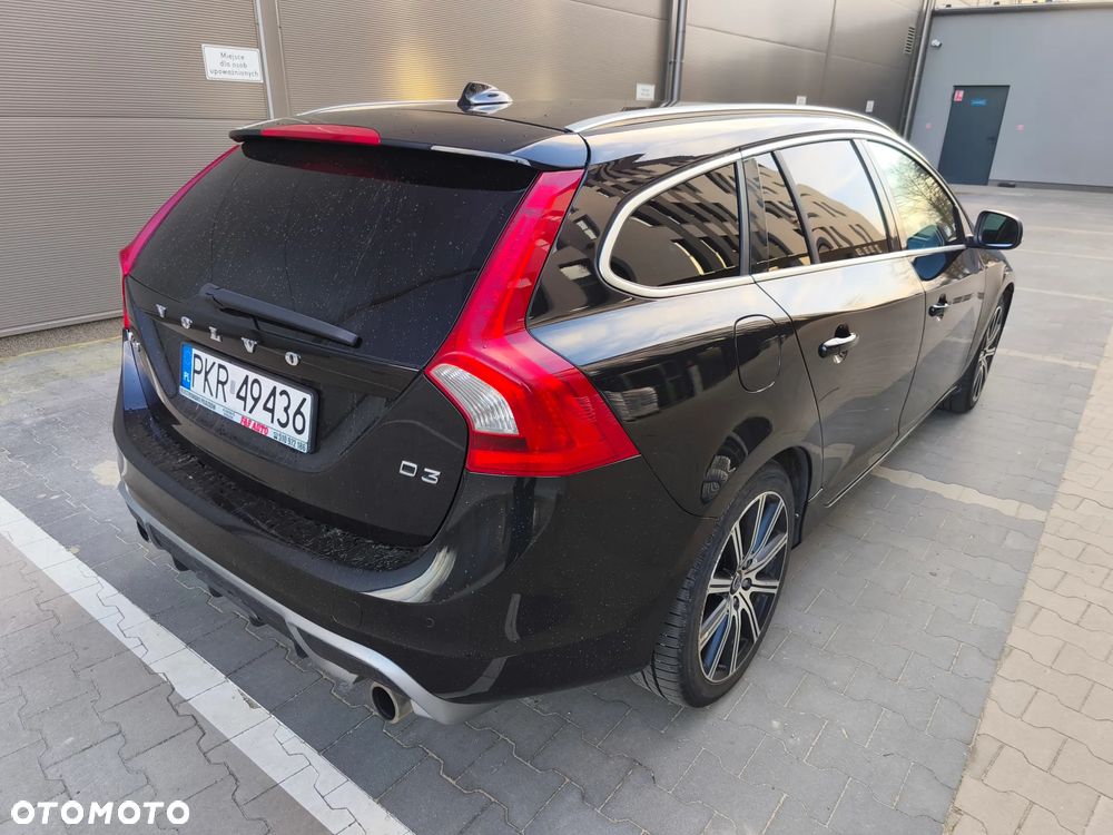 Volvo V60 D3 R-Design Kinetic - 4