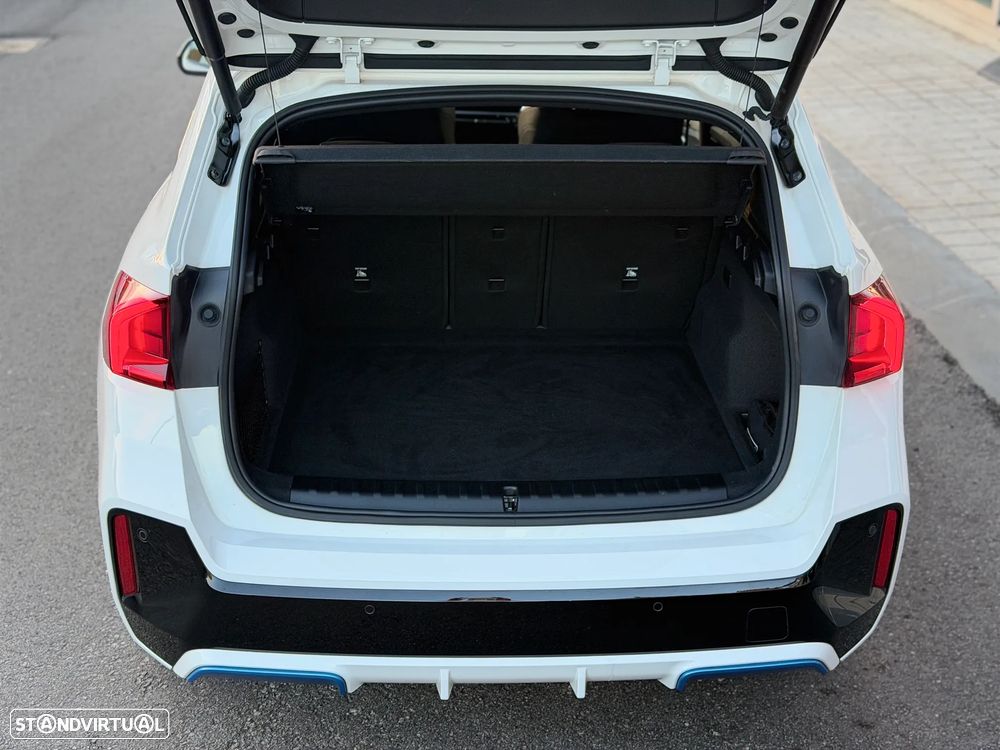 BMW iX1 xDrive30 Pack Desportivo M - 14