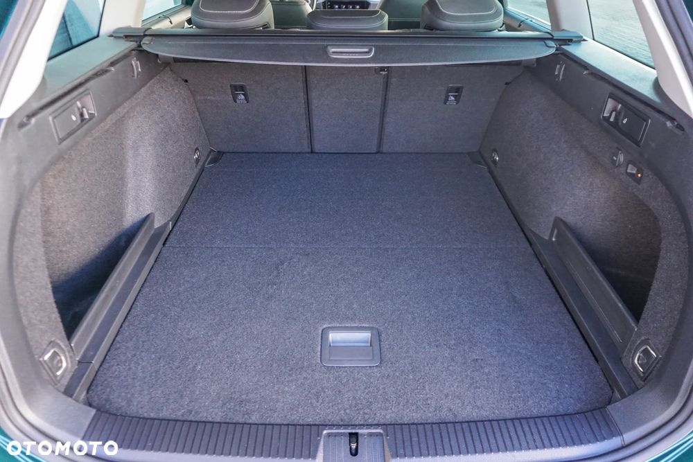 Volkswagen Passat - 30