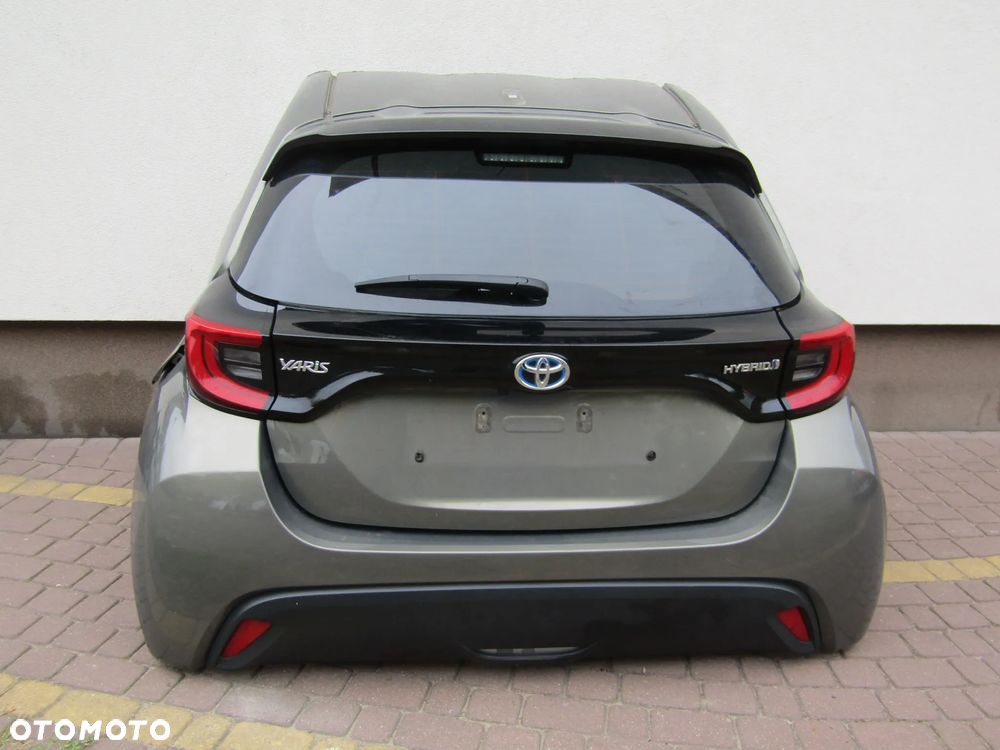 TOYOTA YARIS IV TYŁ KOMPLETNY DUPA 6X1 - 1