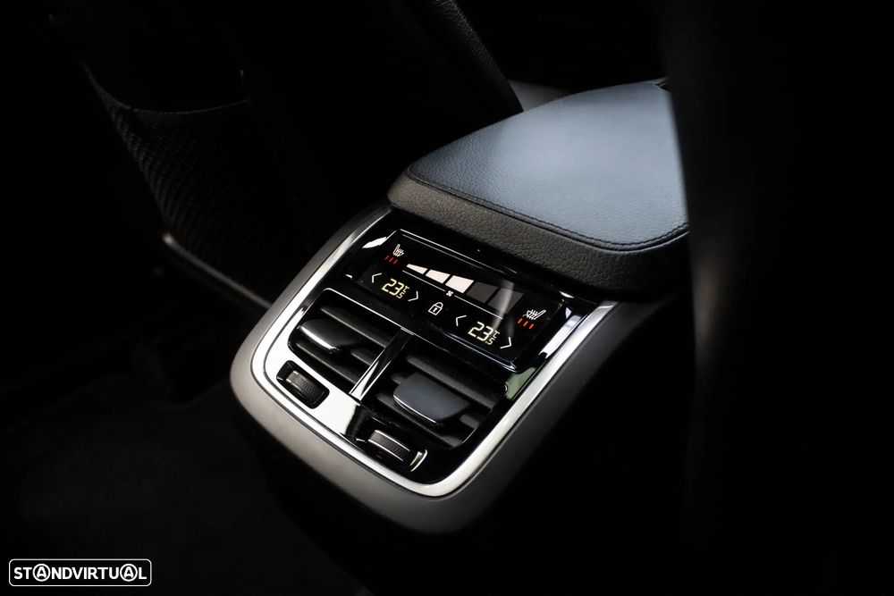 Volvo XC 90 B5 D AWD Geartronic Momentum Pro - 30