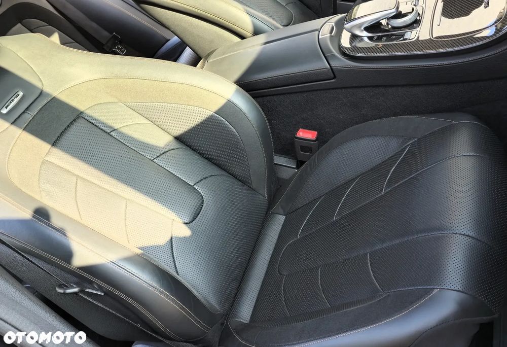 Mercedes-Benz CLS - 32