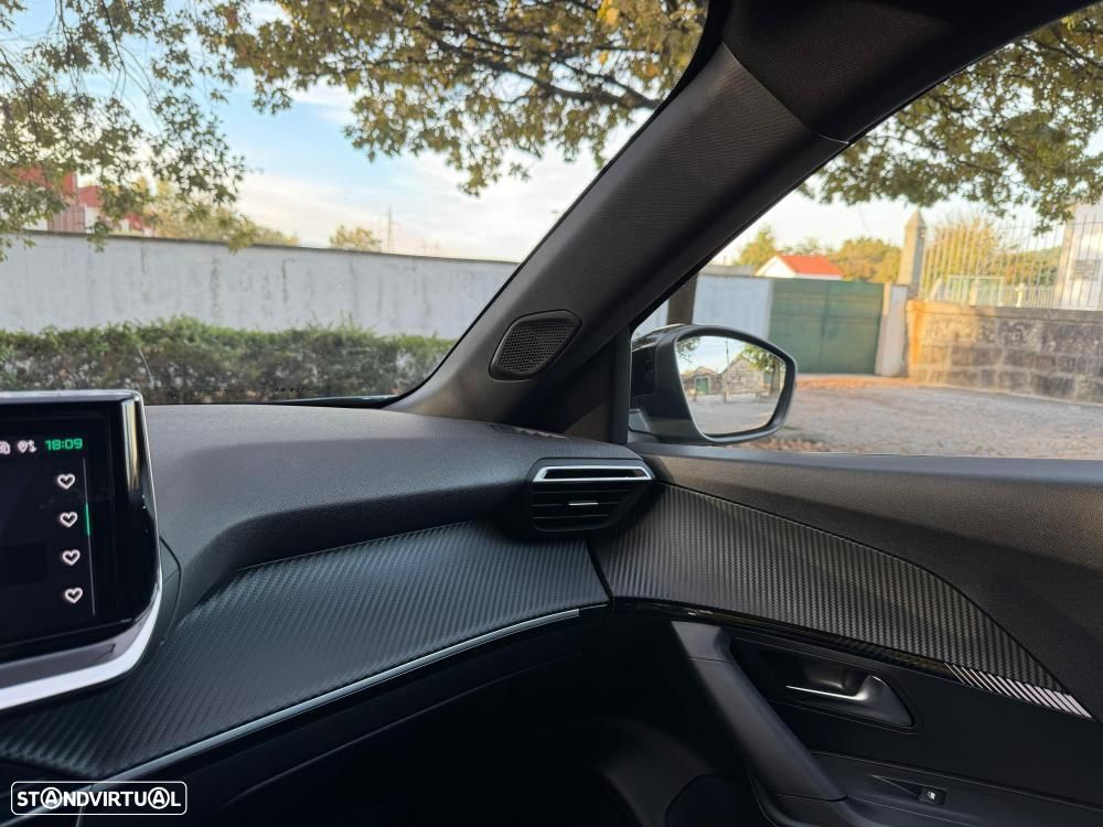 Peugeot 2008 1.2 PureTech Allure Pack - 11