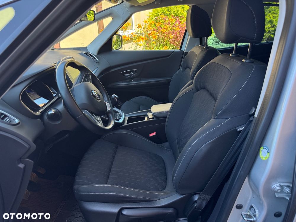 Renault Grand Scenic TCe 140 GPF BLACK EDITION - 19