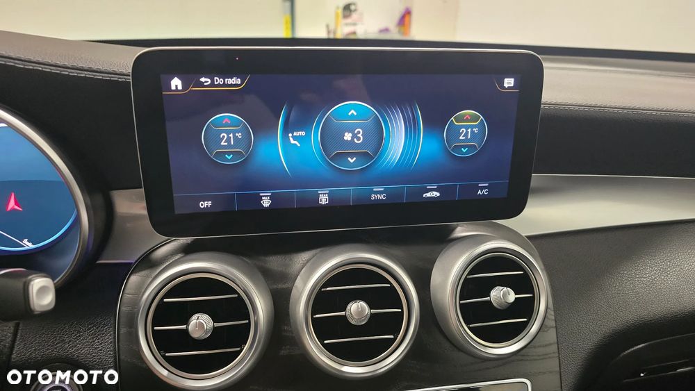Mercedes-Benz GLC 300 d 4Matic 9G-TRONIC AMG Line Plus - 26