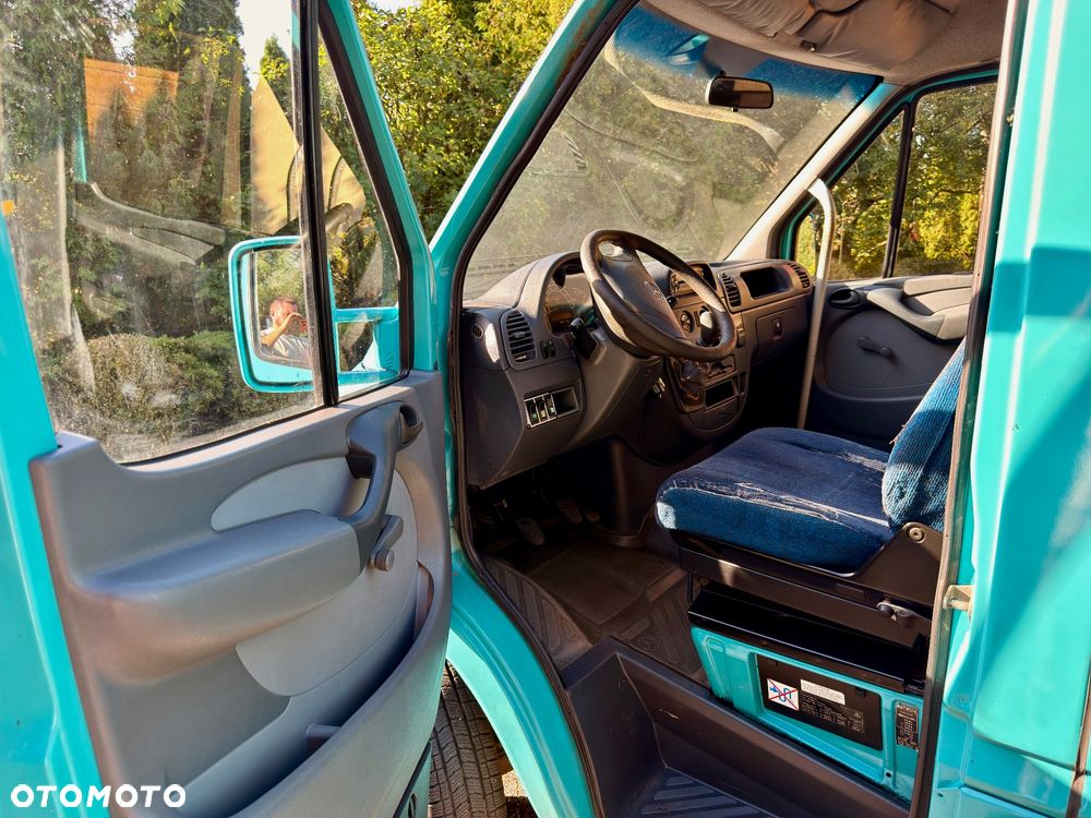 Mercedes-Benz Sprinter - 9