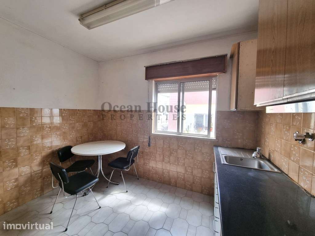 Moradia T2+1 com terraço, para renovar no centro histórico de Loulé. - Grande imagem: 5/20
