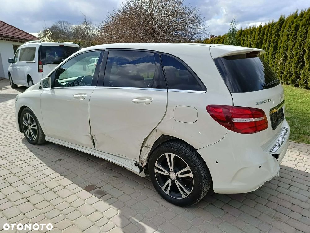 Mercedes-Benz Klasa B 200 (CDI) d 4Matic 7G-DCT AMG Line - 12
