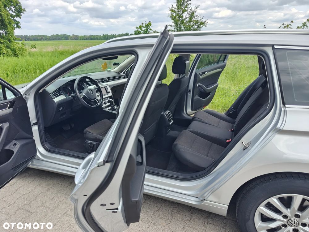 Volkswagen Passat - 37