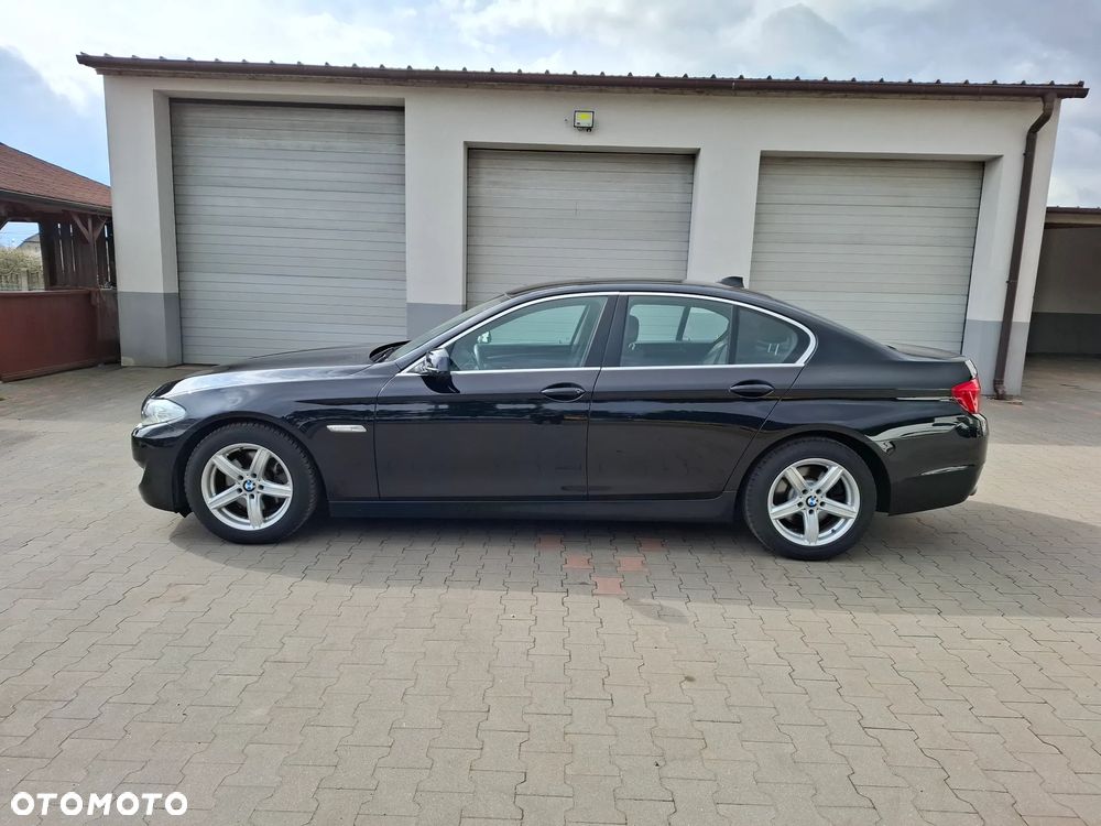 BMW Seria 5 520d Efficient Dynamics Edition - 13