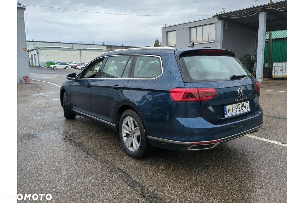 Volkswagen Passat Variant 2.0 TDI EVO Elegance DSG - 4