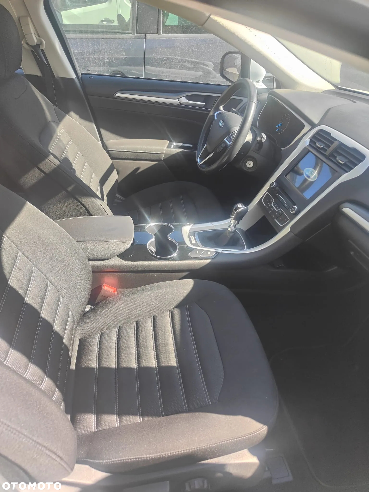 Ford Mondeo - 12