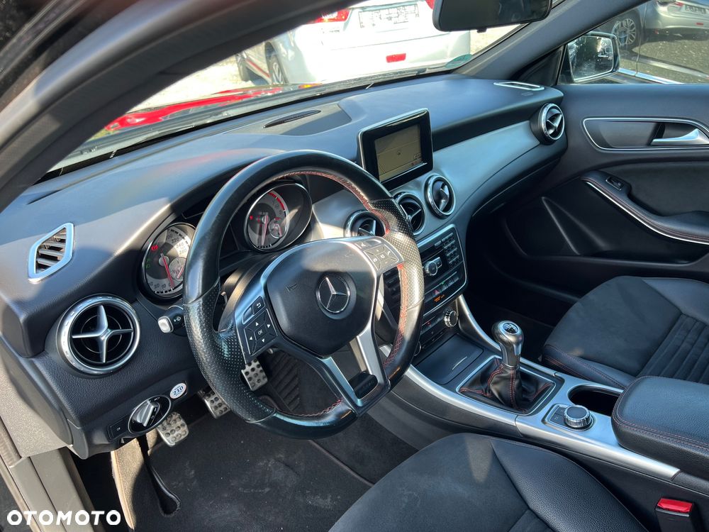 Mercedes-Benz GLA 200 AMG Line - 14