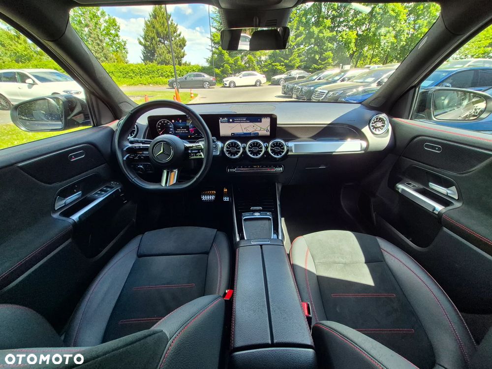 Mercedes-Benz GLB 200 AMG Line 7G-DCT - 17