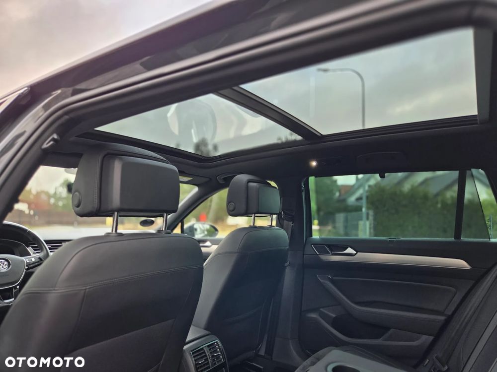 Volkswagen Passat Variant 2.0 TDI SCR DSG Highline - 17