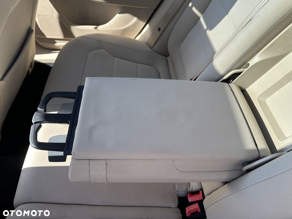Volkswagen Passat - 29