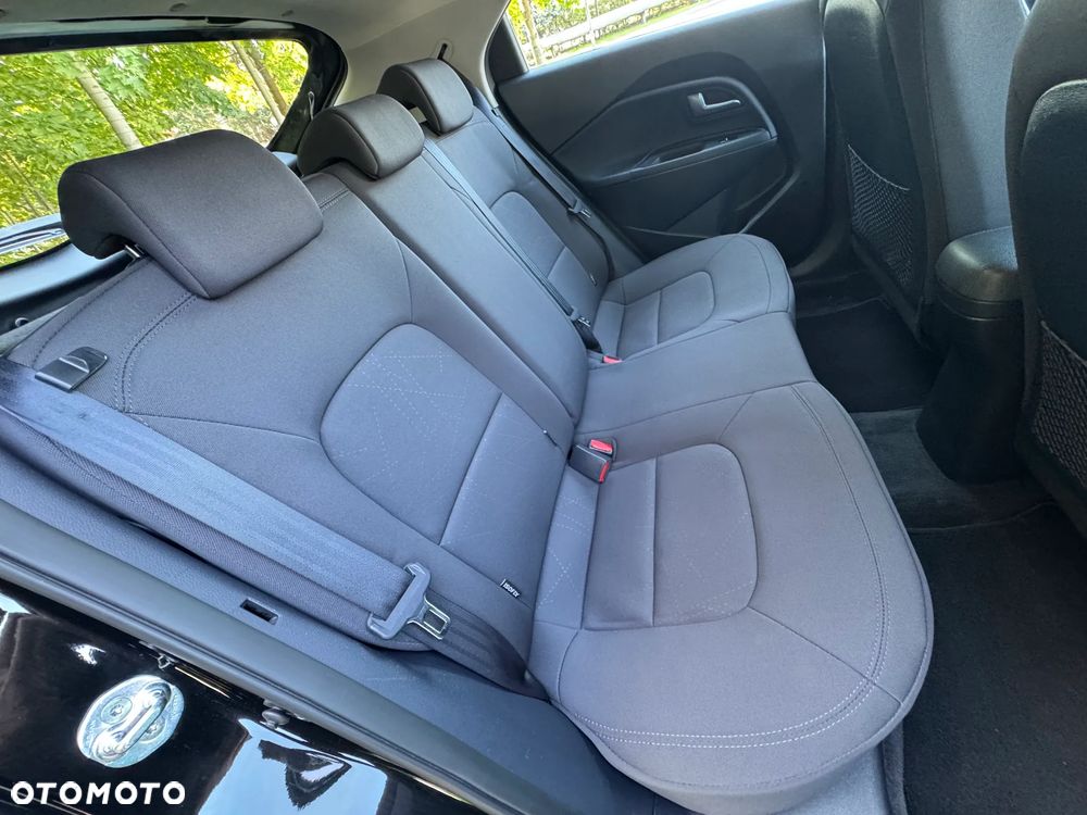 Kia Rio - 32