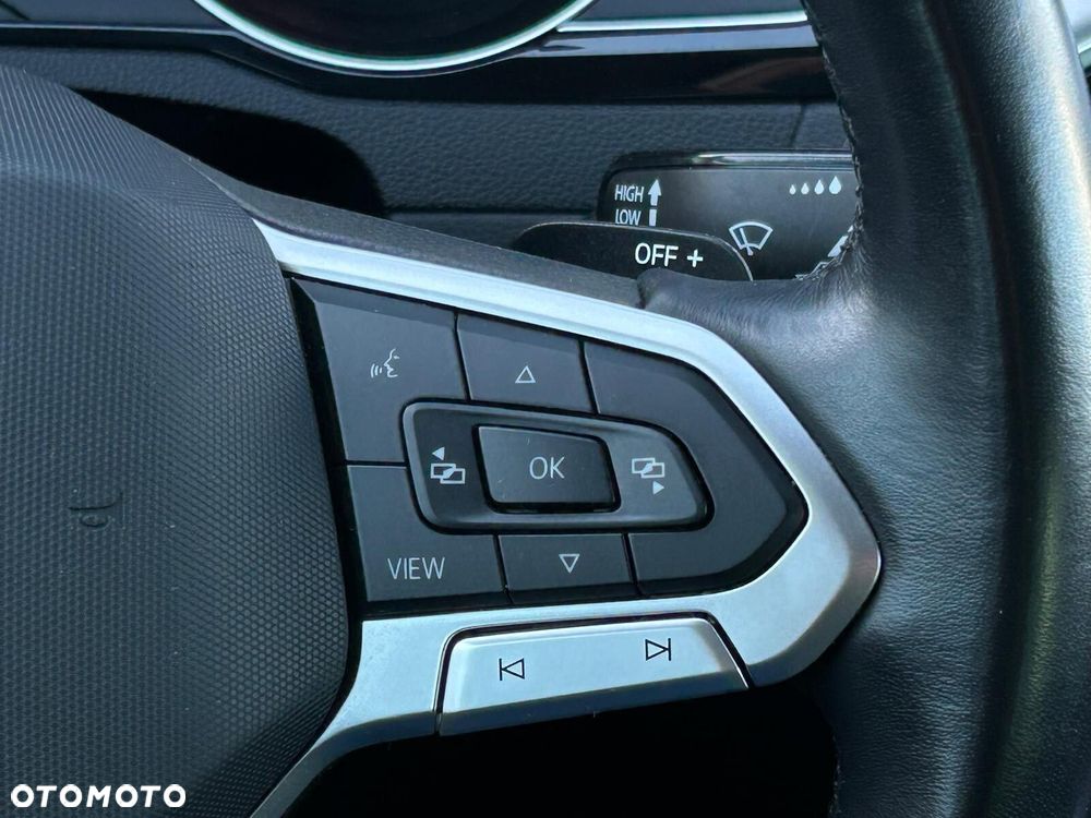 Volkswagen Passat Variant 2.0 TDI EVO Elegance DSG - 24