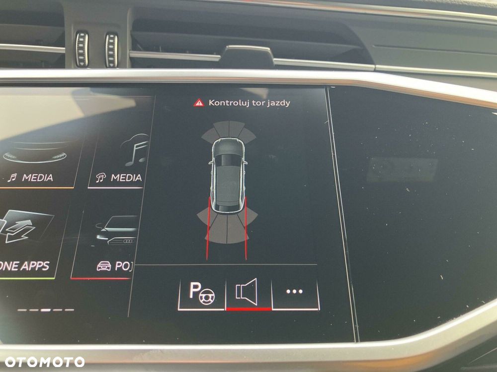 Audi A6 Allroad - 32