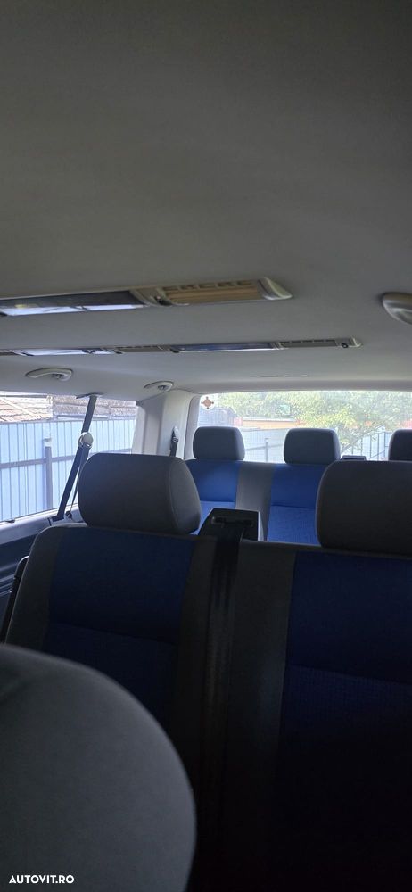 Volkswagen Caravelle - 8