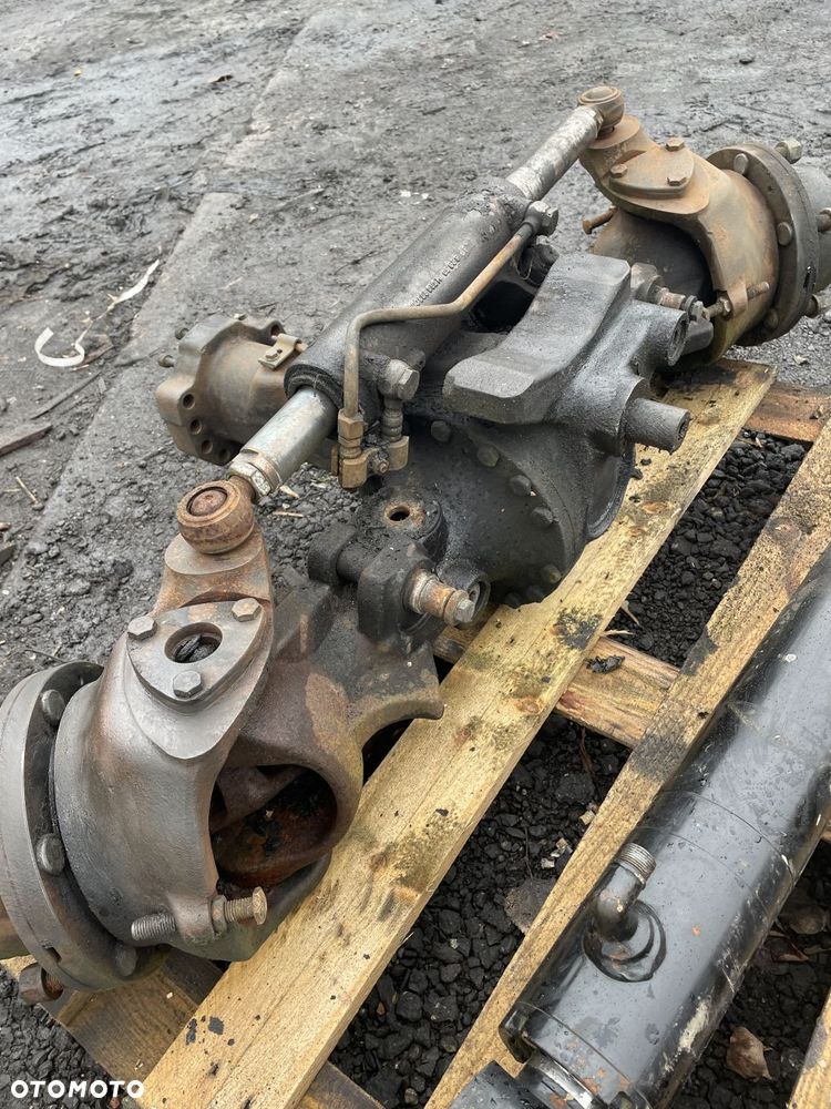 Fendt 209F - obudowa mostu przedniego F260310020270 - 6