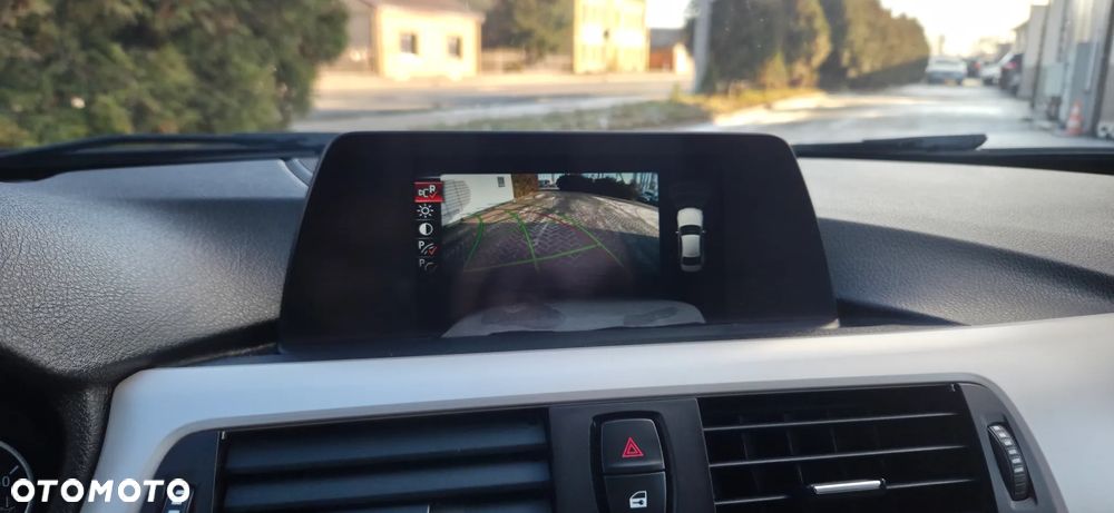 BMW Seria 3 325d Sport-Aut Luxury Line - 25