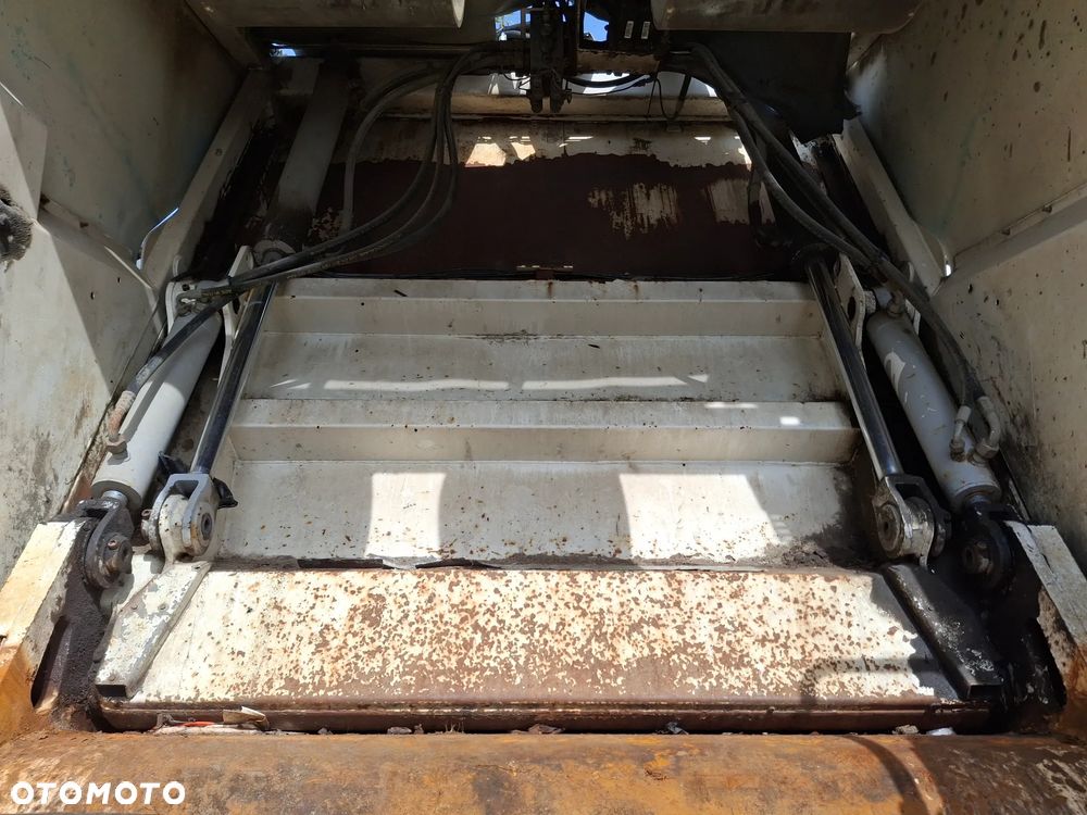 MAN TGS 28.360 Śmieciarka FAUN Environnement Odpady Segregacja 3 Osie Tylna Oś Skrętna Na Poduszkach 2010r - 14