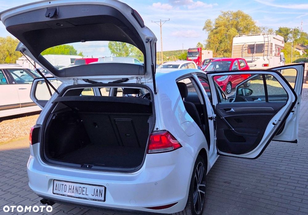 Volkswagen Golf - 31