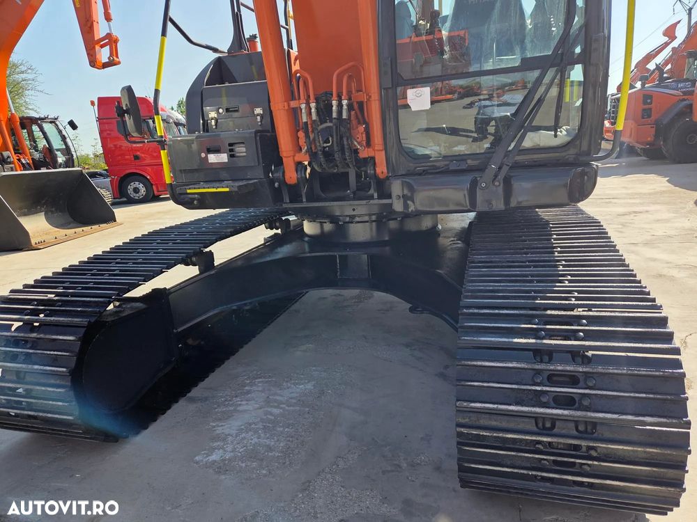Hitachi ZX210LC-7, 2023, 3.088h, CUPLA RAPIDA, cupa NOUA 1,3mc, Masa operationala 23,4 tone, 3 camere, ad sapare 7m, 3 pompe hidr HITACHI, antifurt, ISUZU, ridica 13t, lant 90% ok, consum 12l/h, posibilitatea leasing 4 ani, CA NOU-PROMOTIE 109.900 Eur+Tva - 29