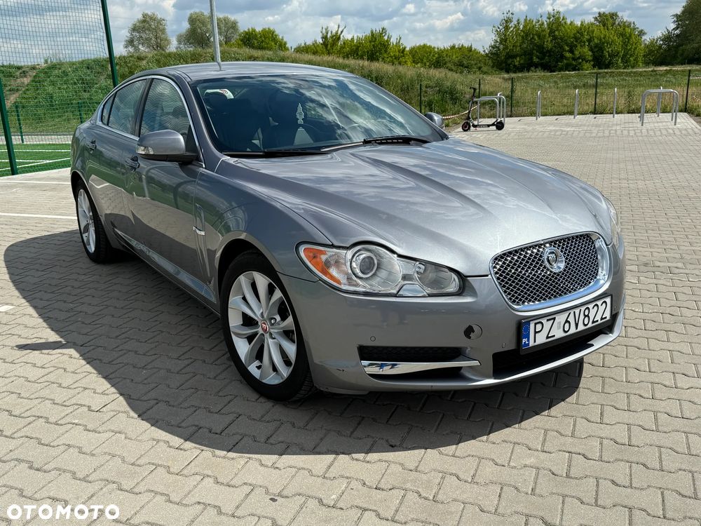 Jaguar XF 2.7 V6 D Luxury - 4