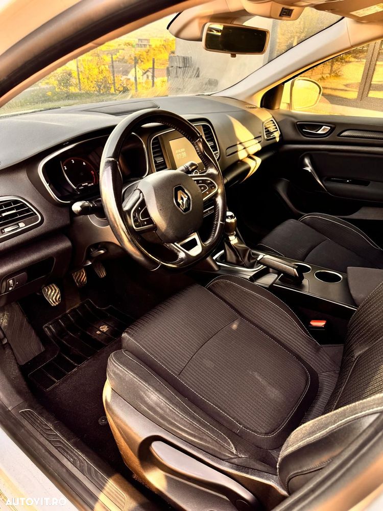 Renault Megane 1.5 dCi Expression - 11