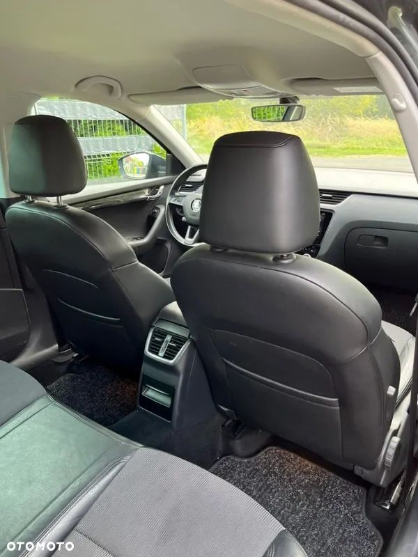 Skoda Octavia ver-2-0-tdi-elegance-dsg - 12