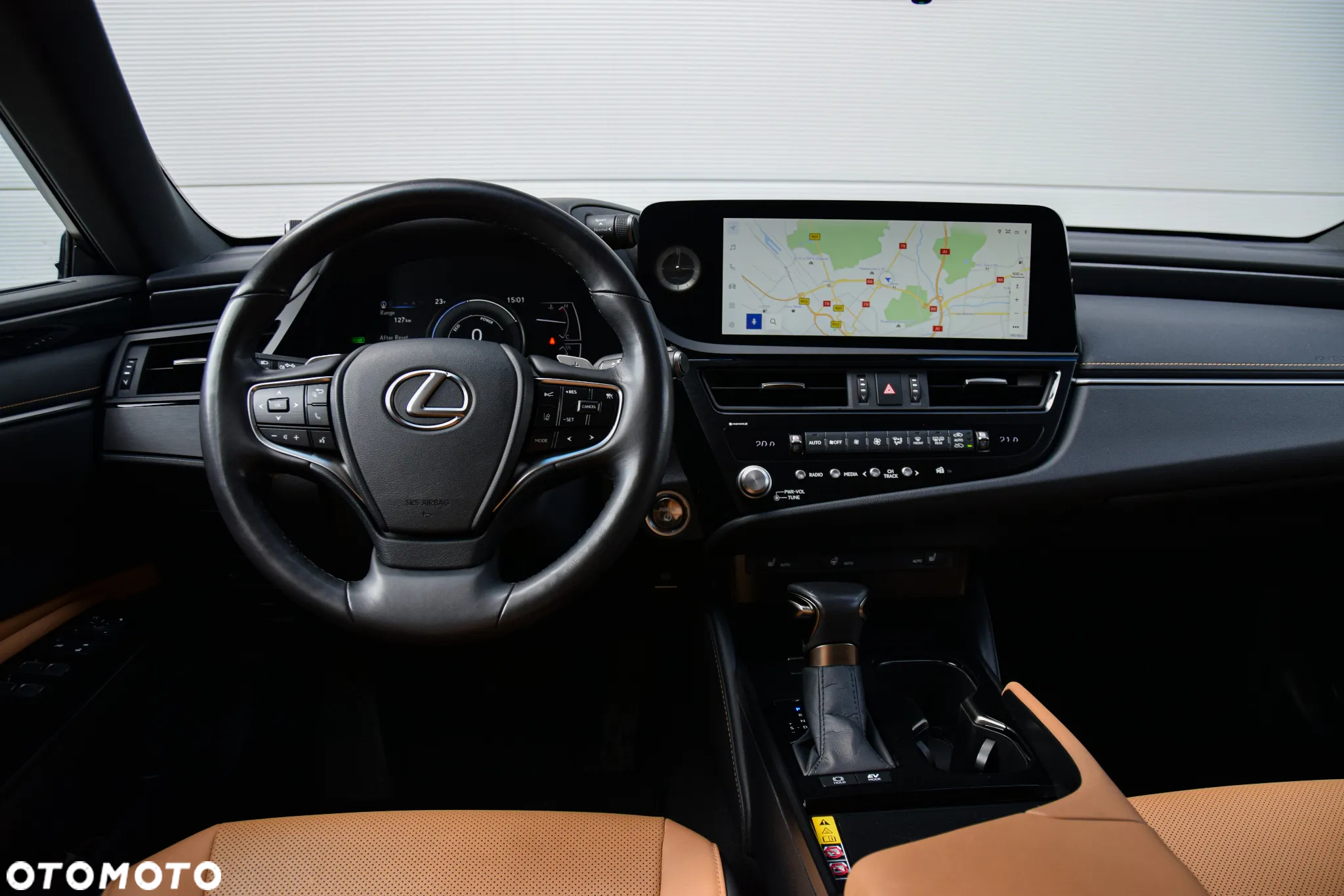 Lexus ES 300h Business Edition - 8