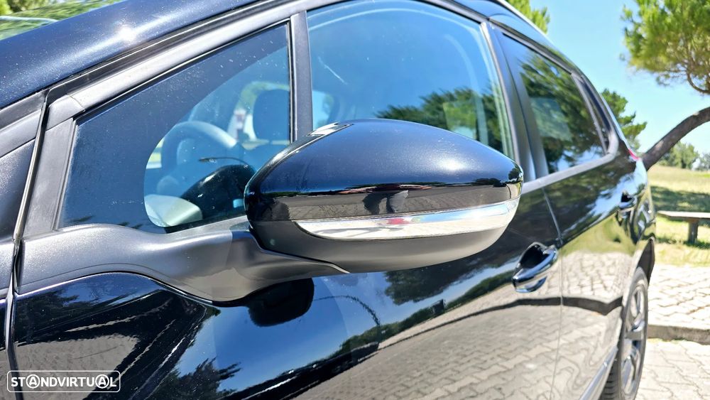 Peugeot 2008 1.6 e-HDi Allure - 19
