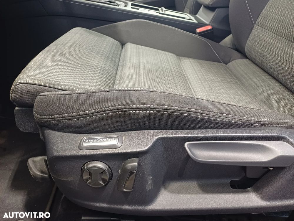 Volkswagen Passat 2.0 TDI DSG Comfortline - 9