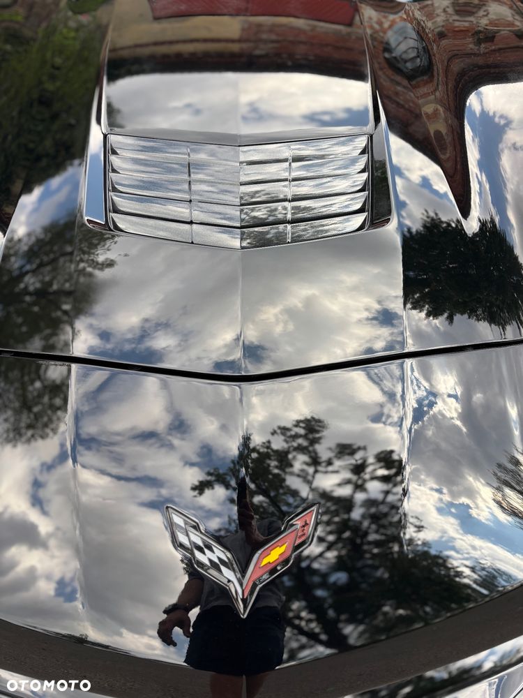 Chevrolet Corvette - 9