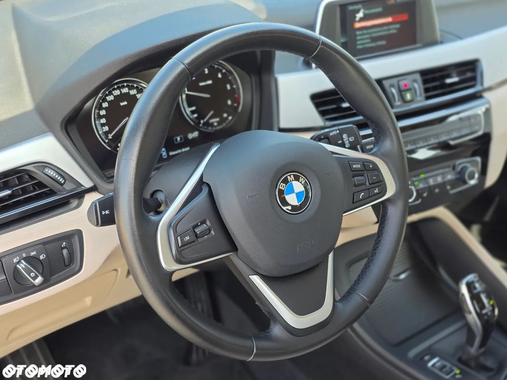 BMW X1 sDrive16d Sport Line - 23