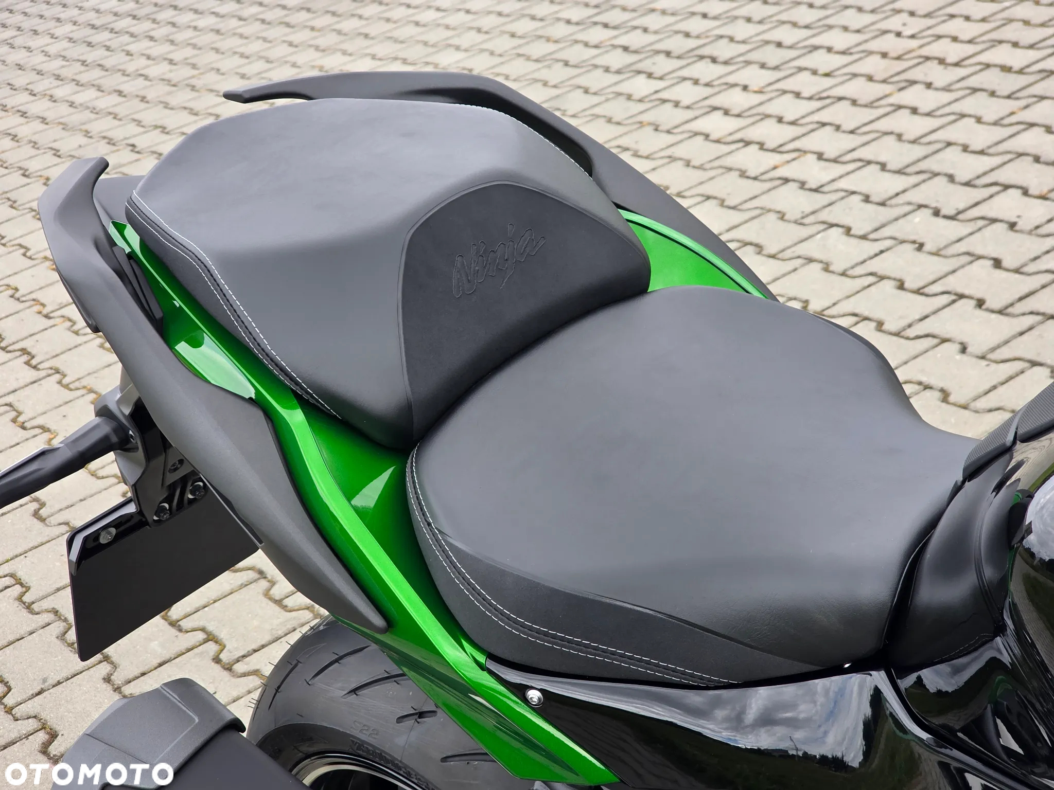 Kawasaki Ninja H2 SX - 16