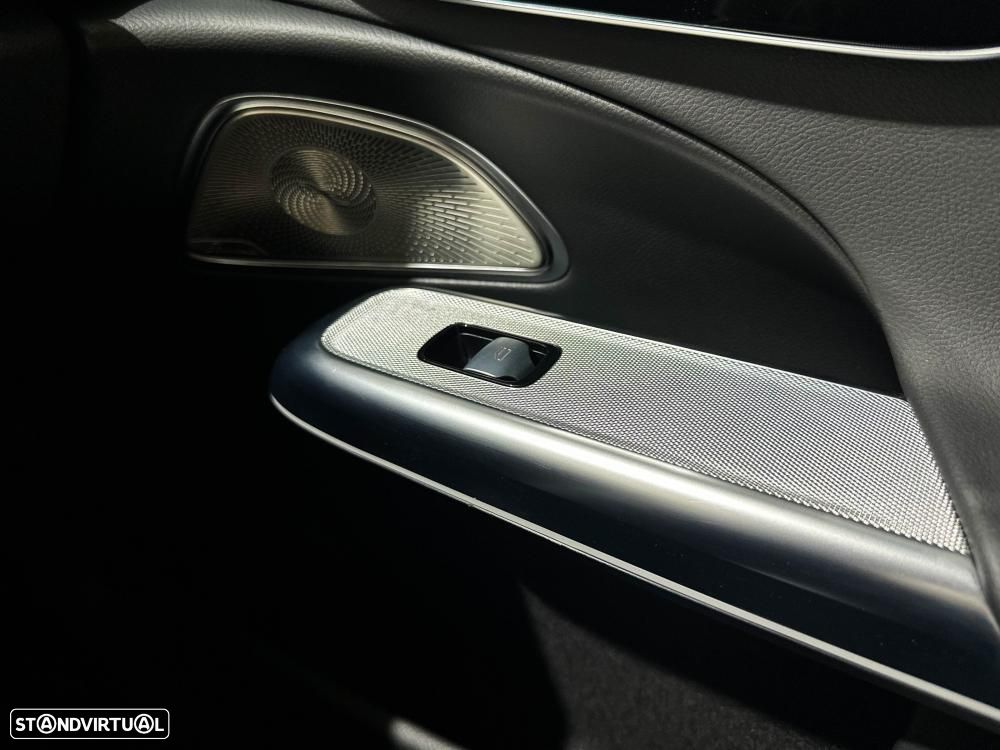 Mercedes-Benz E 300 de 4Matic 9G-TRONIC AMG Line - 35