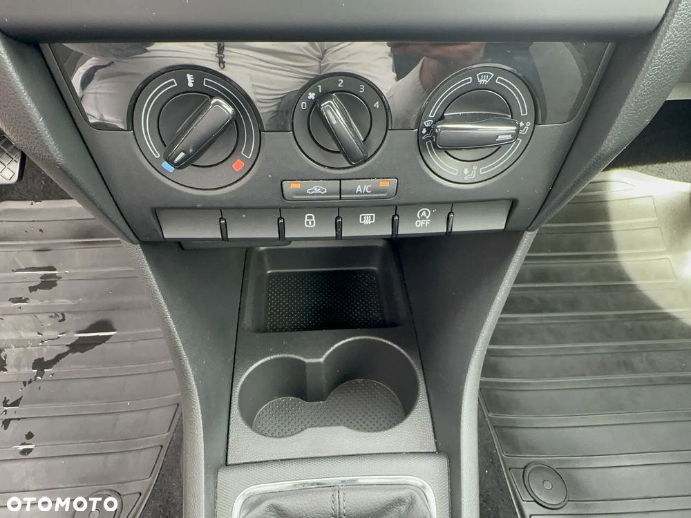 Skoda RAPID 1.0 TSI Ambition - 19