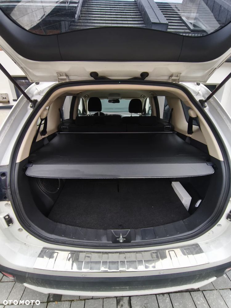 Mitsubishi Outlander 2.0 Intense + CVT - 17