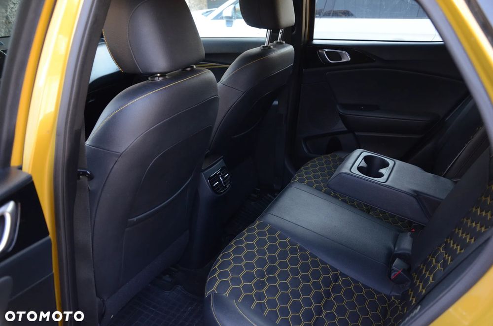 Kia XCeed - 8