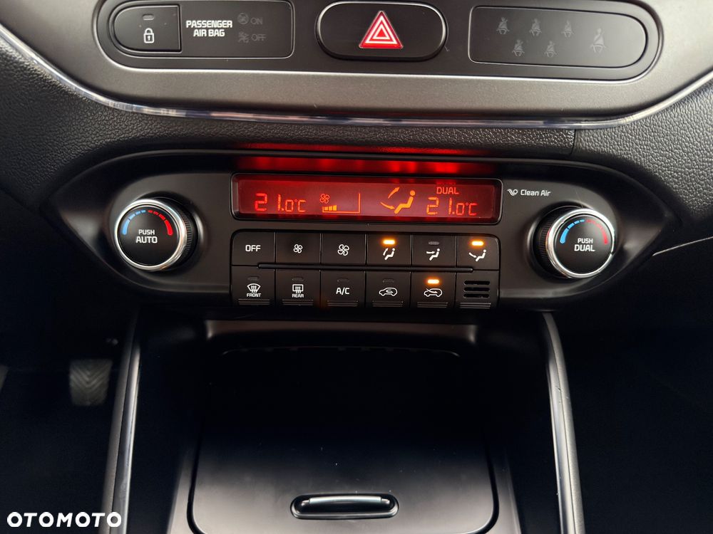 Kia Carens 1.6 GDI XL 7os - 30