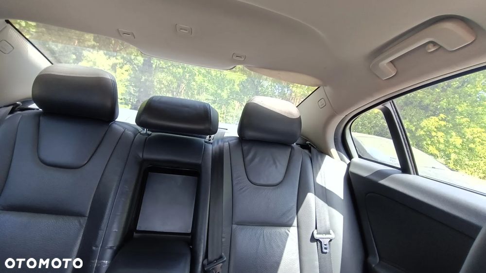 Volvo S60 2.5 T5 - 33