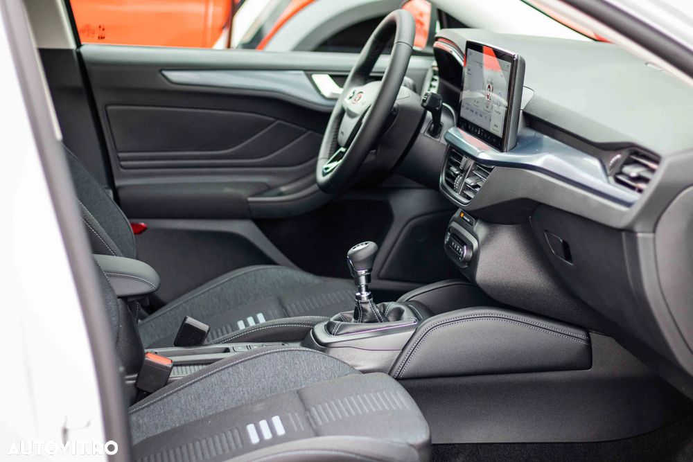 Ford Focus 1.0 EcoBoost 6MT MHEV Active X - 12