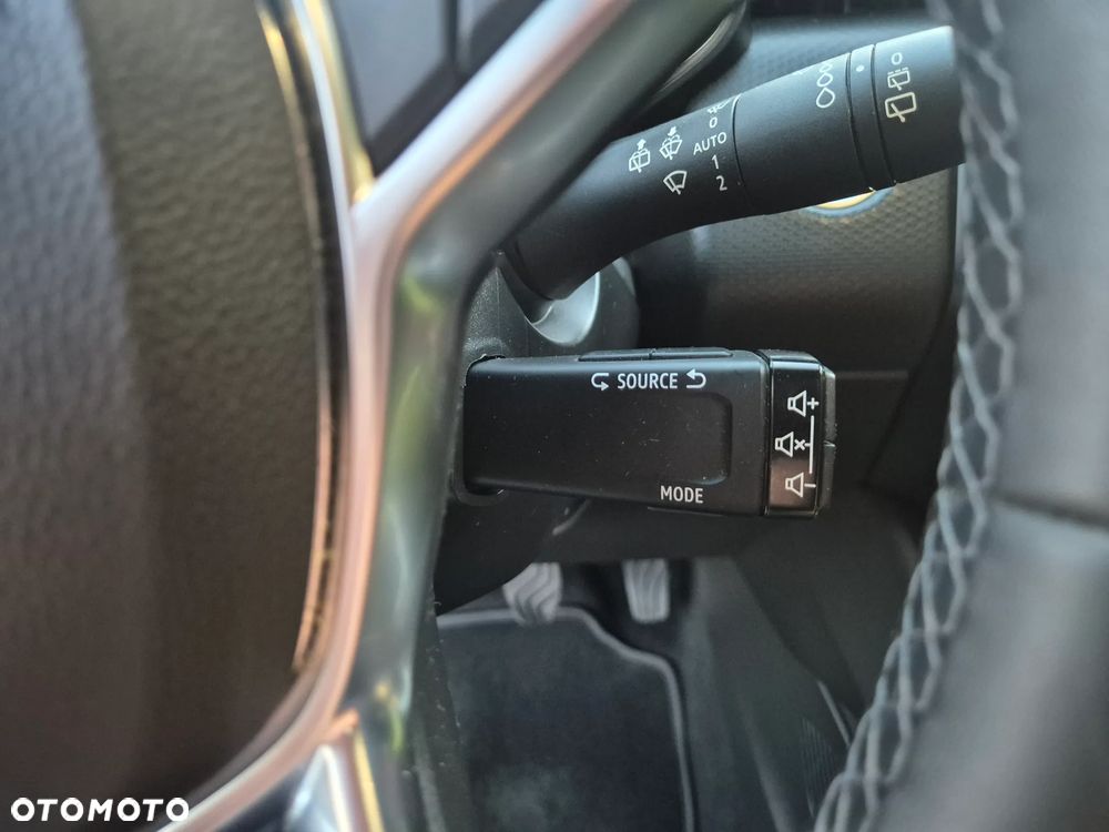 Renault Clio TCe 100 INTENS - 23