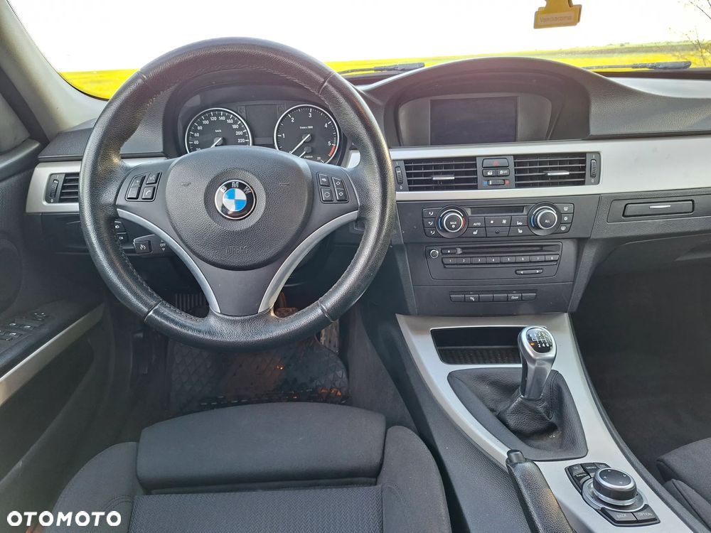 BMW Seria 3 320d DPF - 11